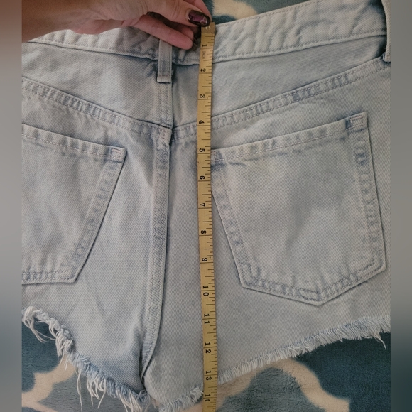 Old Navy OG Cut Off Shorts - Picture 6 of 6